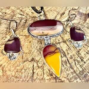 Burgundy & Mustard Mookaite Jasper Pendant & Earringd